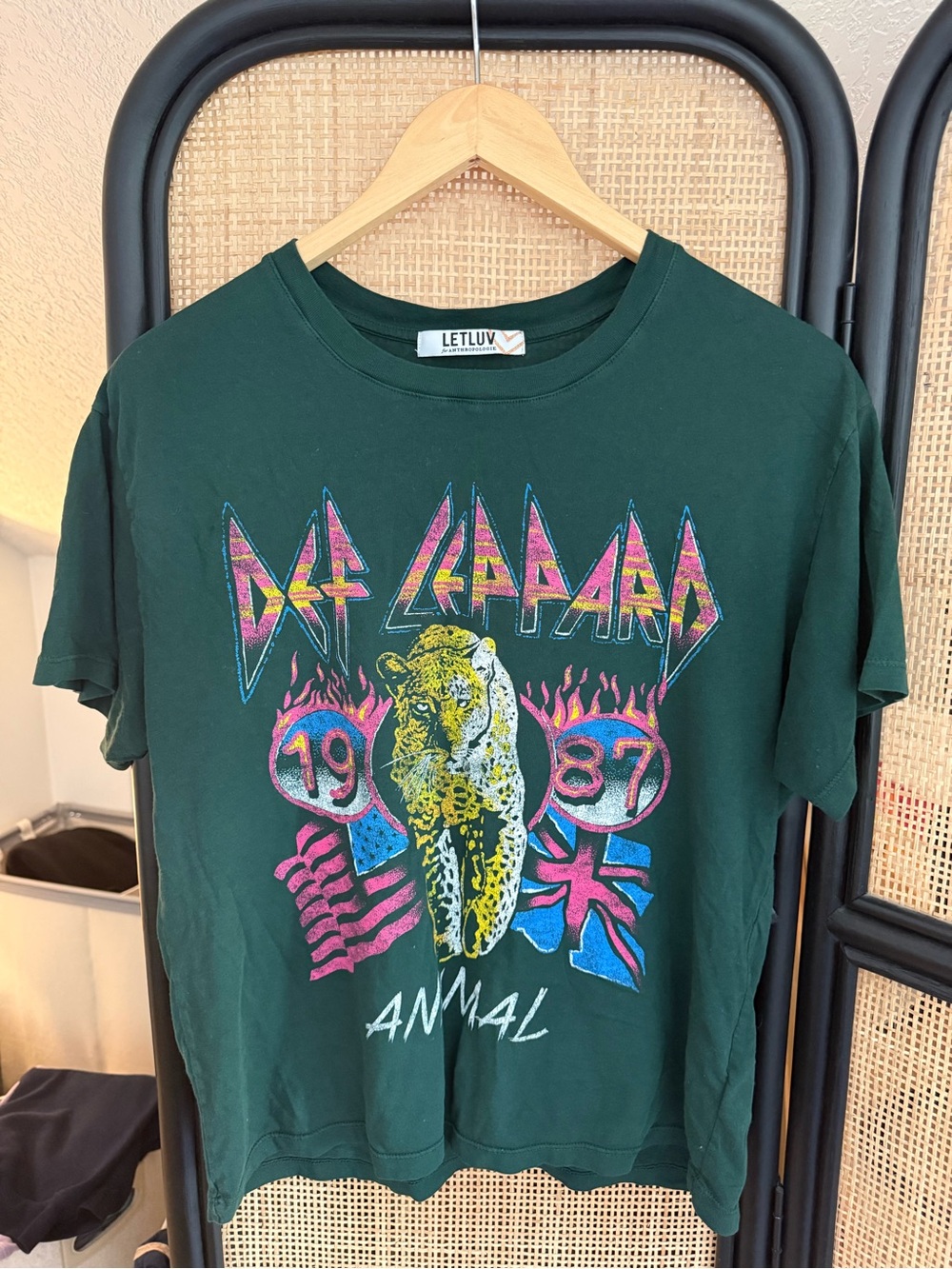 Let luv by Anthropologie Women’s Graphic Def Leppard Band Tee Shirt Green Small